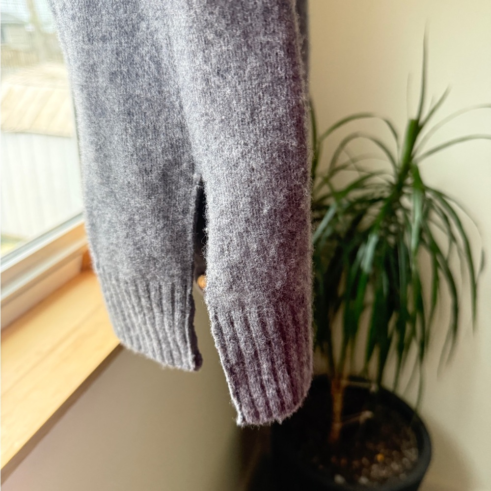 Zara Gray Sleeveless Cardigan - Picture 4 of 5